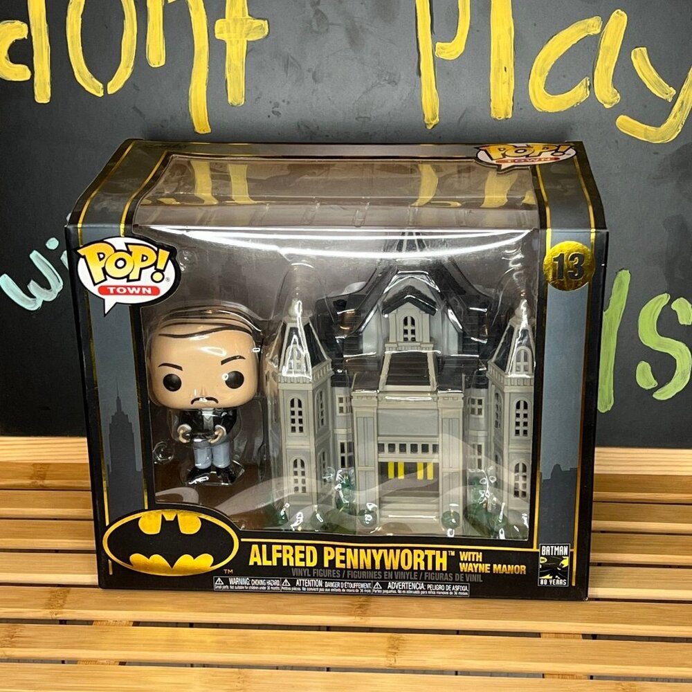 Funko Pop! Town: Batman 80th - Wayne Manor with Alfred Pennyworth Vinyl Figure